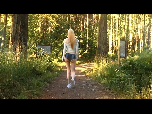 ❤️ Schöne Frau bewegt sich langsam, nicht nackt Video ❤️❌ Sluts bei de.filmepornonline.ru ️❤